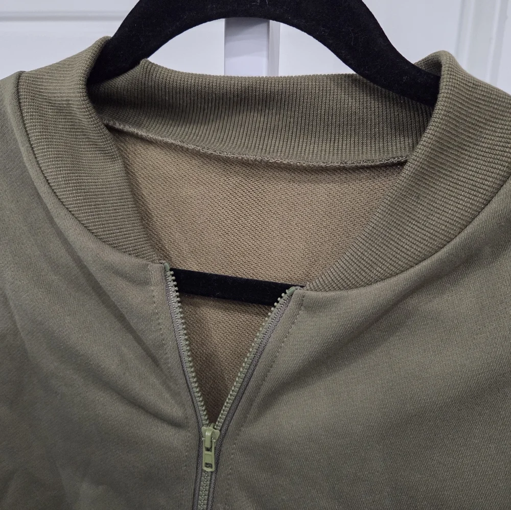 WOMEN'S GREEN CASUAL BOMBER JACKET SIZE MEDIUM